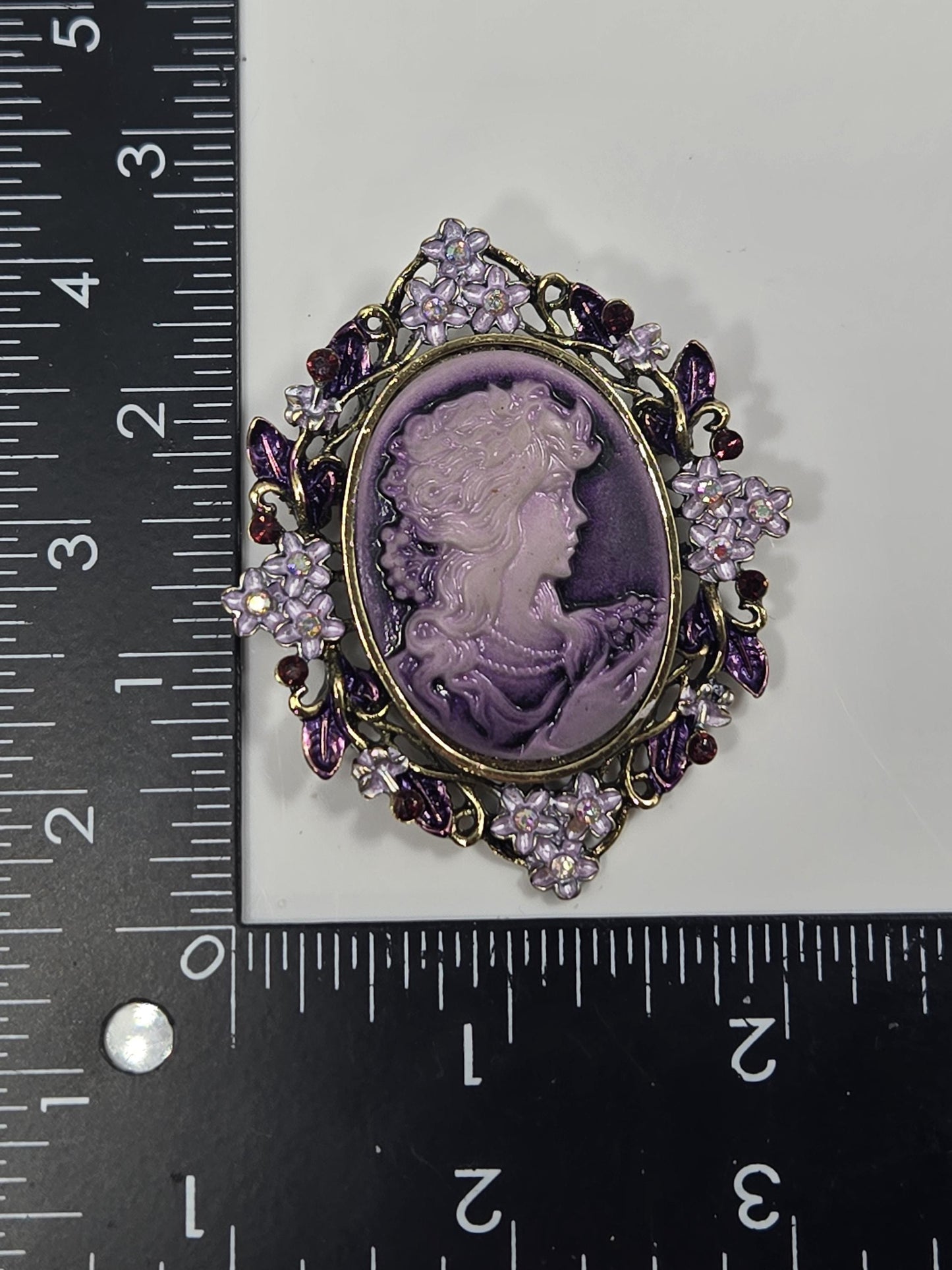 Purple Cameo for DIY Bag Charm, Pin Acessory or Pendant Brooch