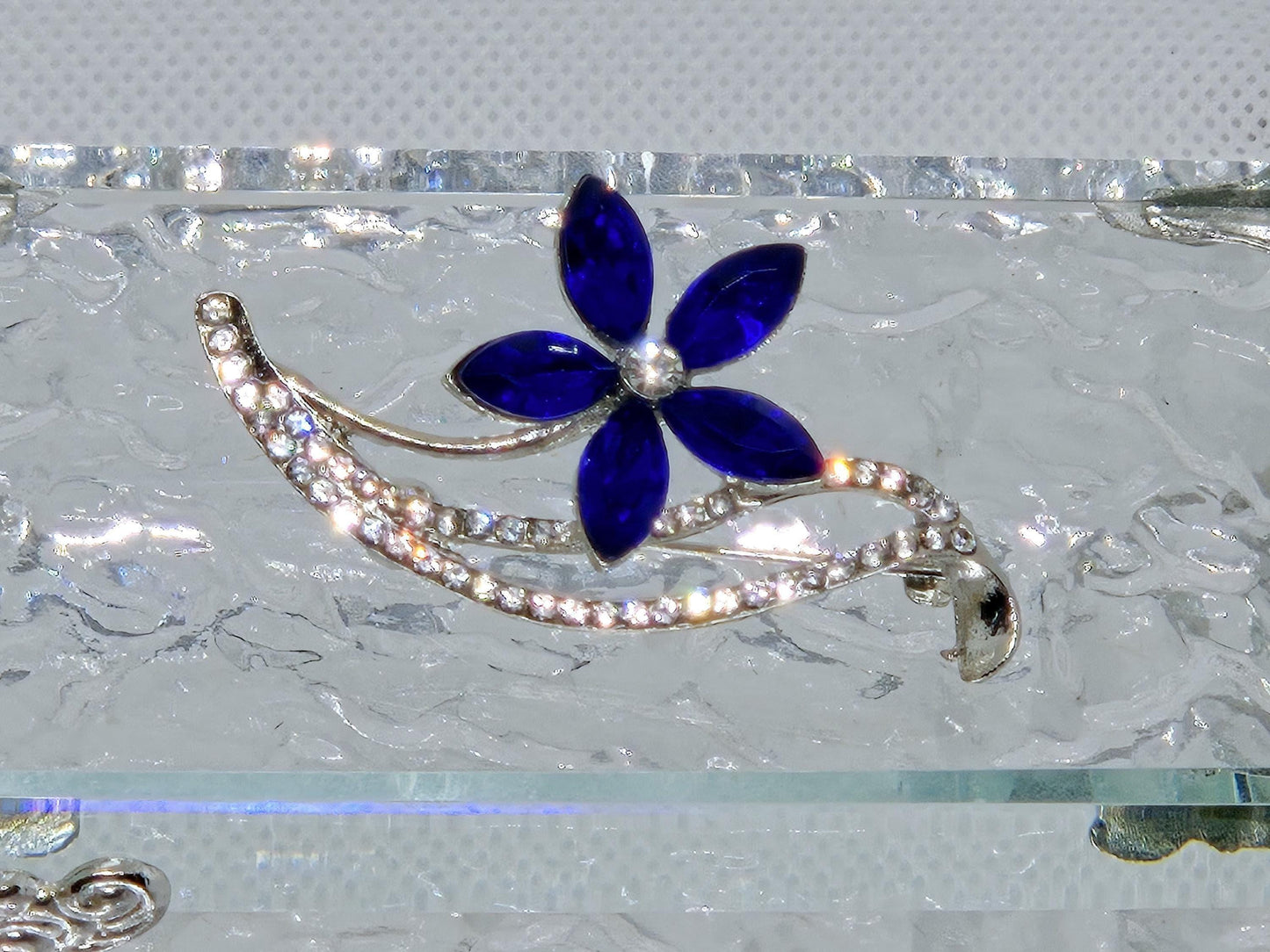 Silver Plated Sapphire Flowers Brooch
