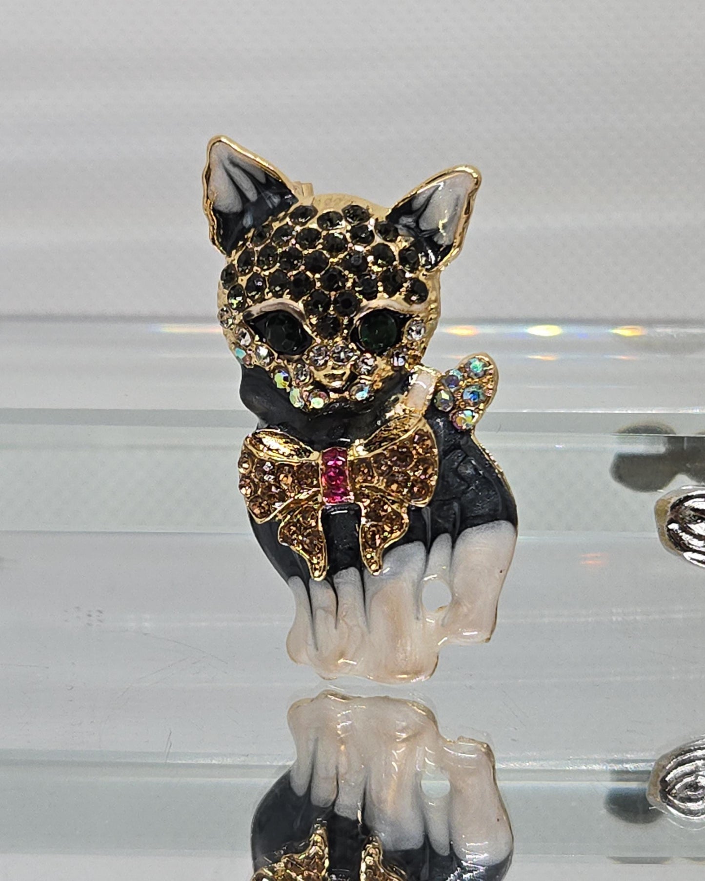 Golden Plate Kitty Brooch
