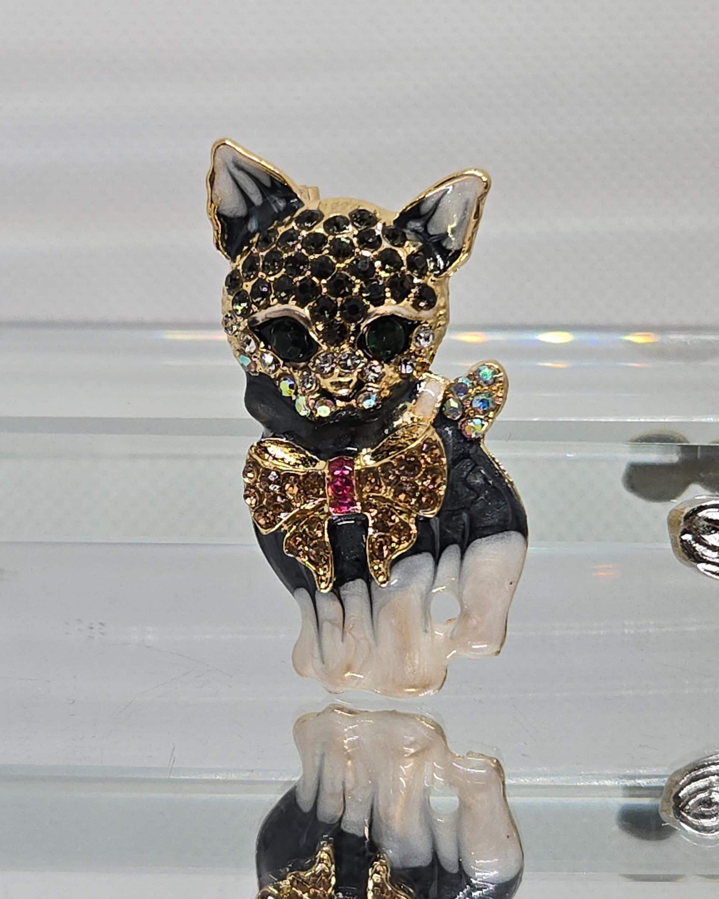 Golden Plate Kitty Brooch