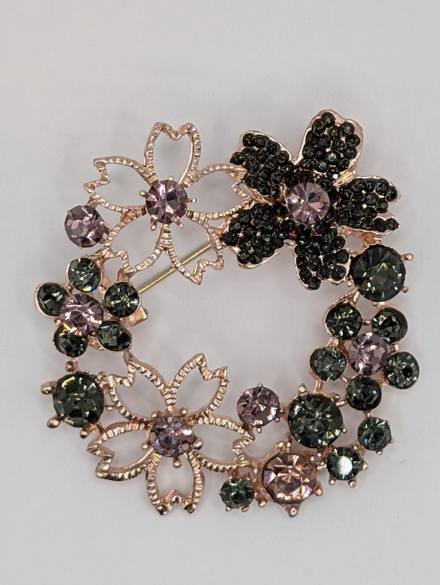 Rose Gold Plated Flower Wreath : Elegant Floral Pin Brooch
