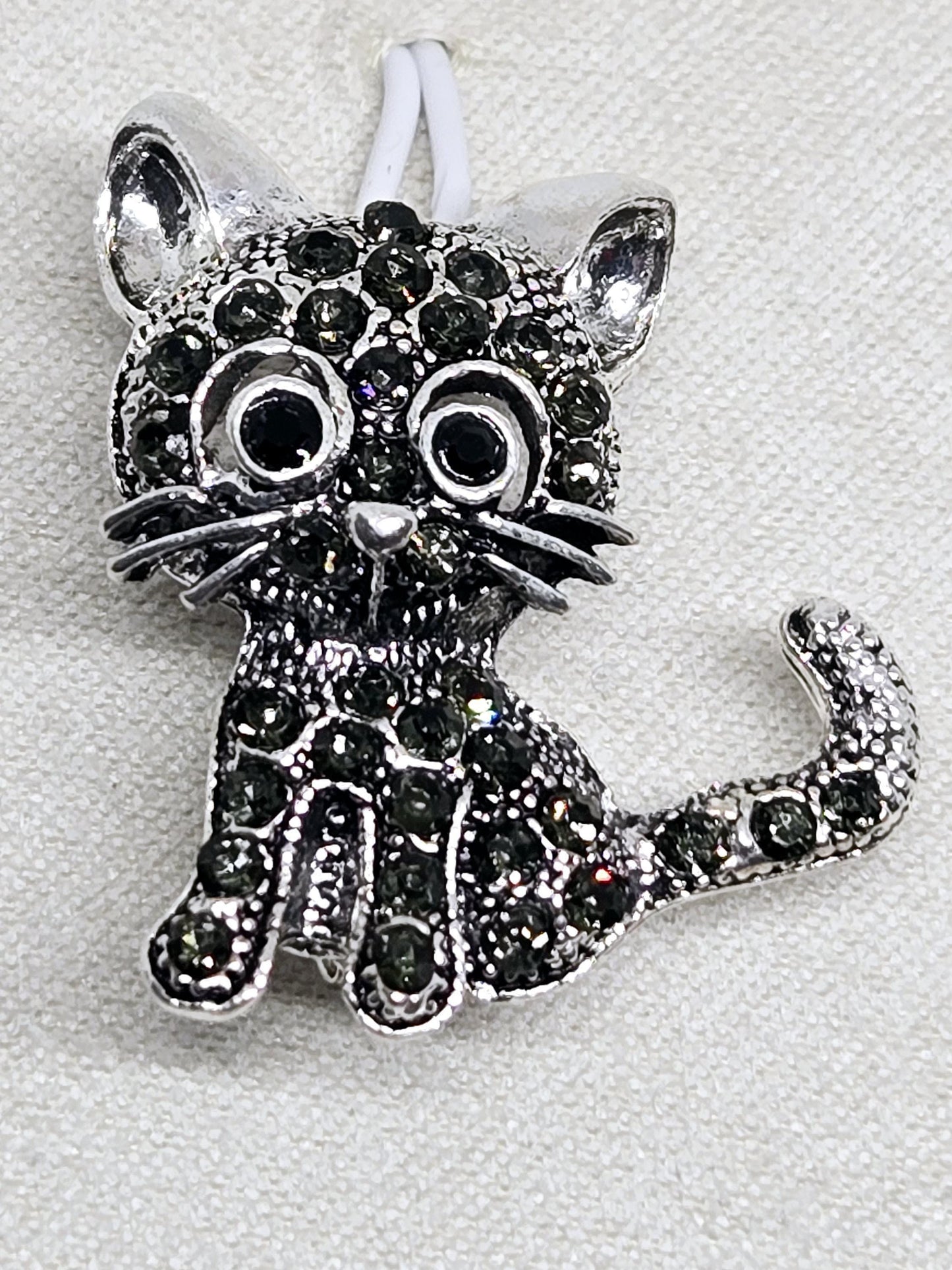 Silver Plated Cat : Black Rhinestone Kitty Jewelry Brooch
