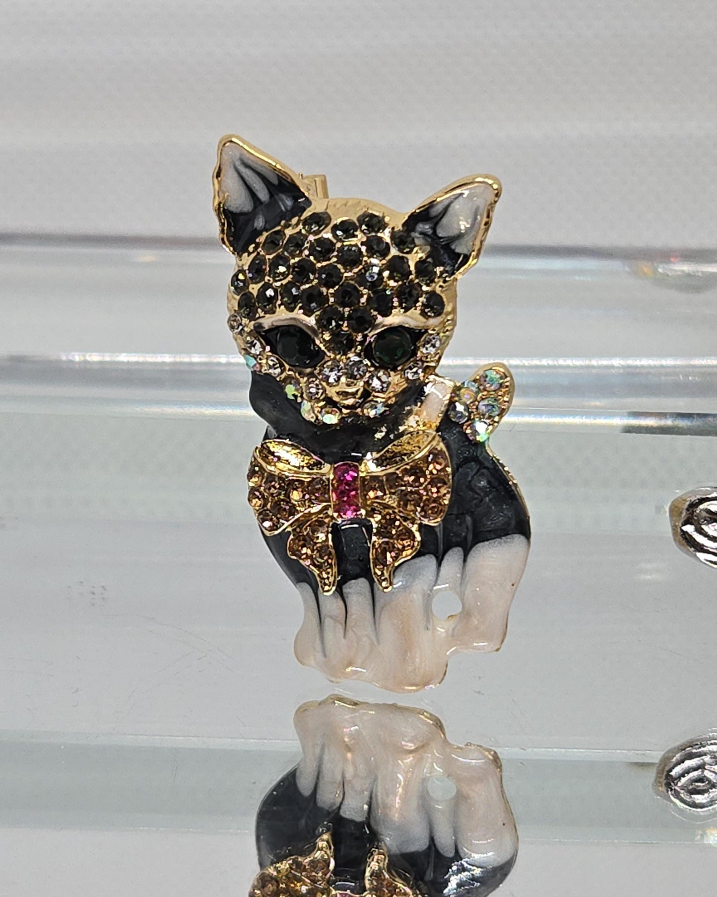 Golden Plate Kitty Brooch