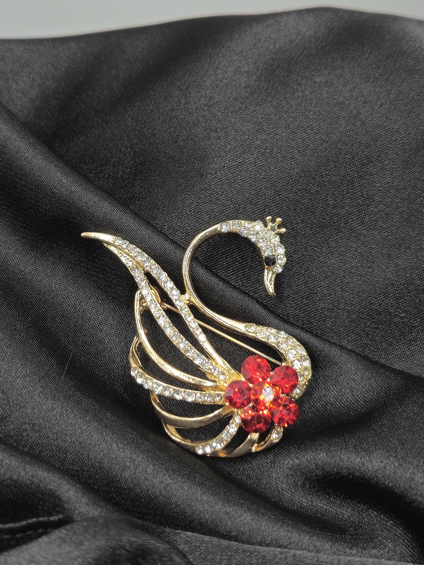 Golden Plate Swan Brooch