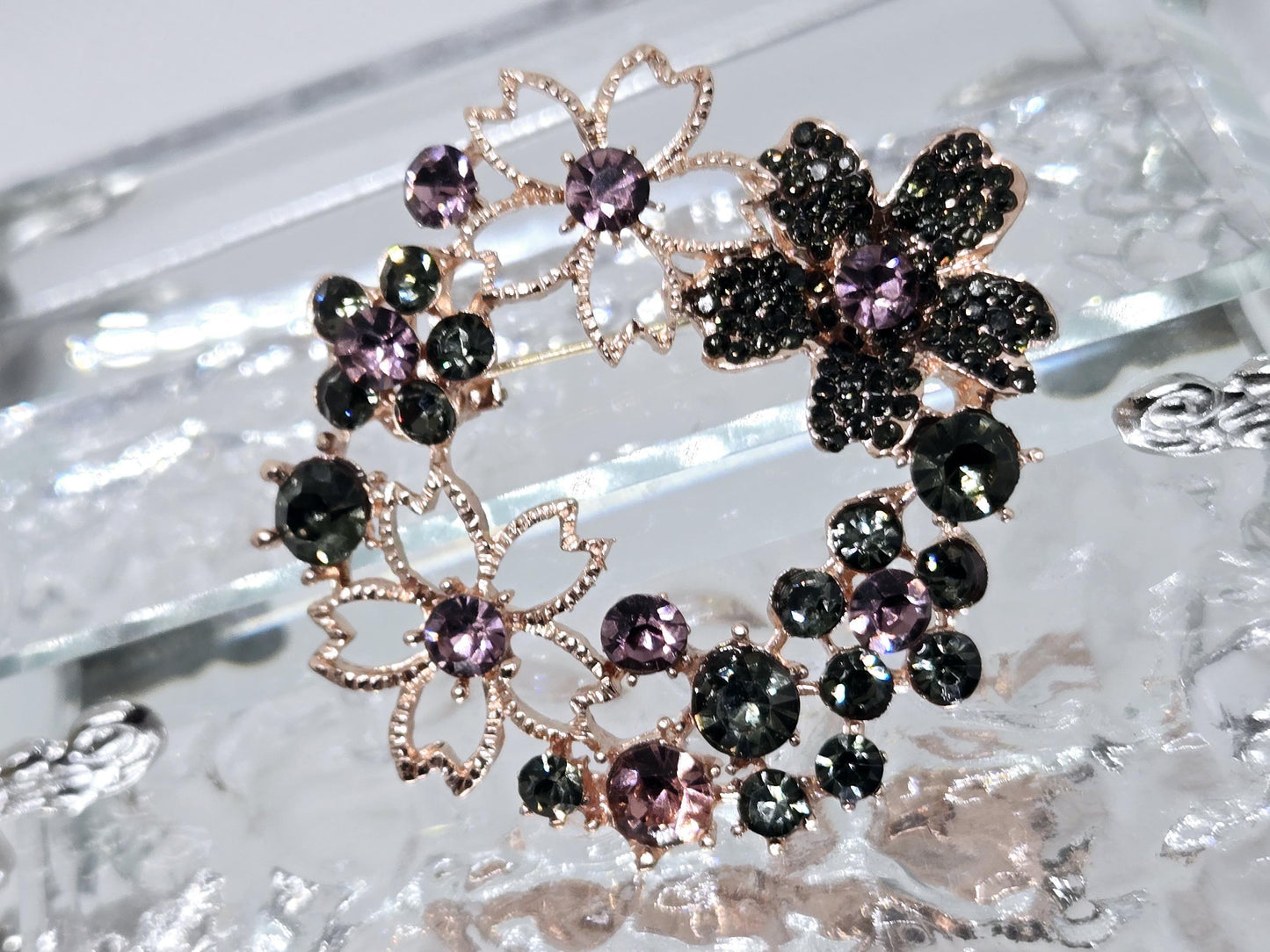 Rose Gold Plated Flower Wreath : Elegant Floral Pin Brooch