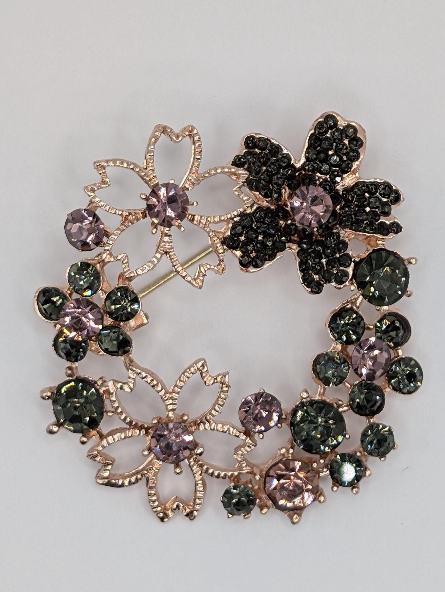 Rose Gold Plated Flower Wreath : Elegant Floral Pin Brooch