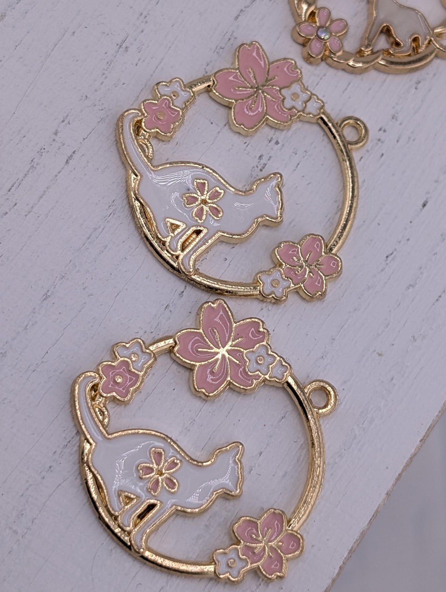 Set of Gold Plated Alloy Kitty Charms for Jewelry Making, Cute Cat Charms, Perfect for DIY Jewelry, Craft Supplies & Accessories
