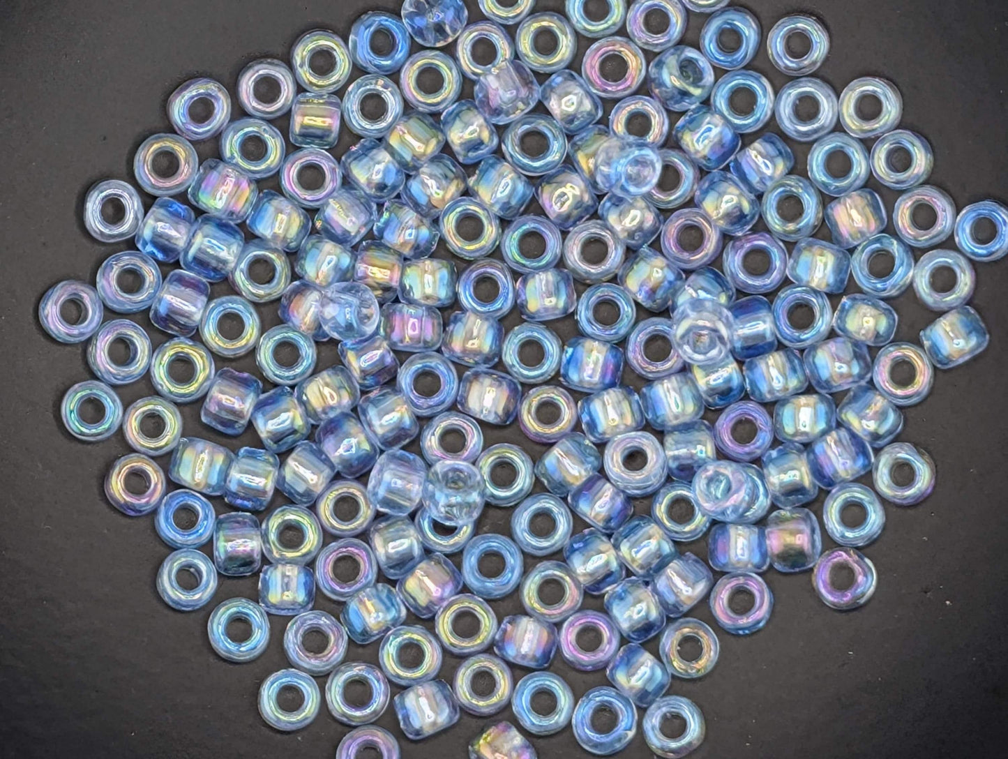 5302SB Transparent Rainbow Light Blue 6/0 (15g Pkg)