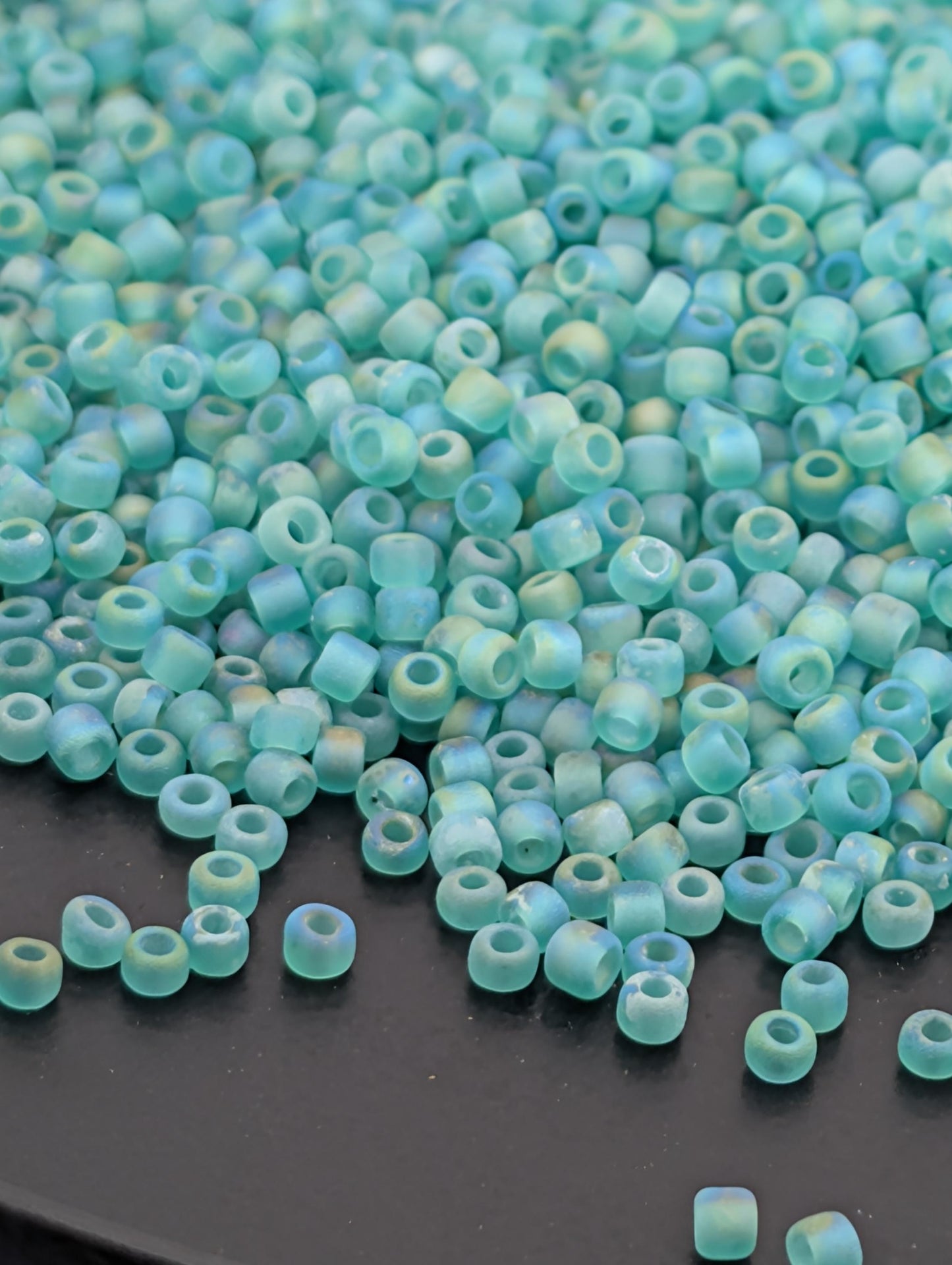 4885SB Translucent Frosted Rainbow Jade Green 11/0 (15g pkg)
