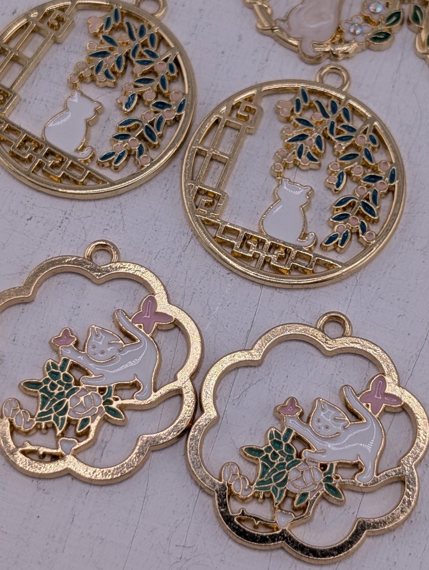 Set of Gold Plated Alloy Kitty Charms for Jewelry Making, Cute Cat Charms, Perfect for DIY Jewelry, Craft Supplies & Accessories