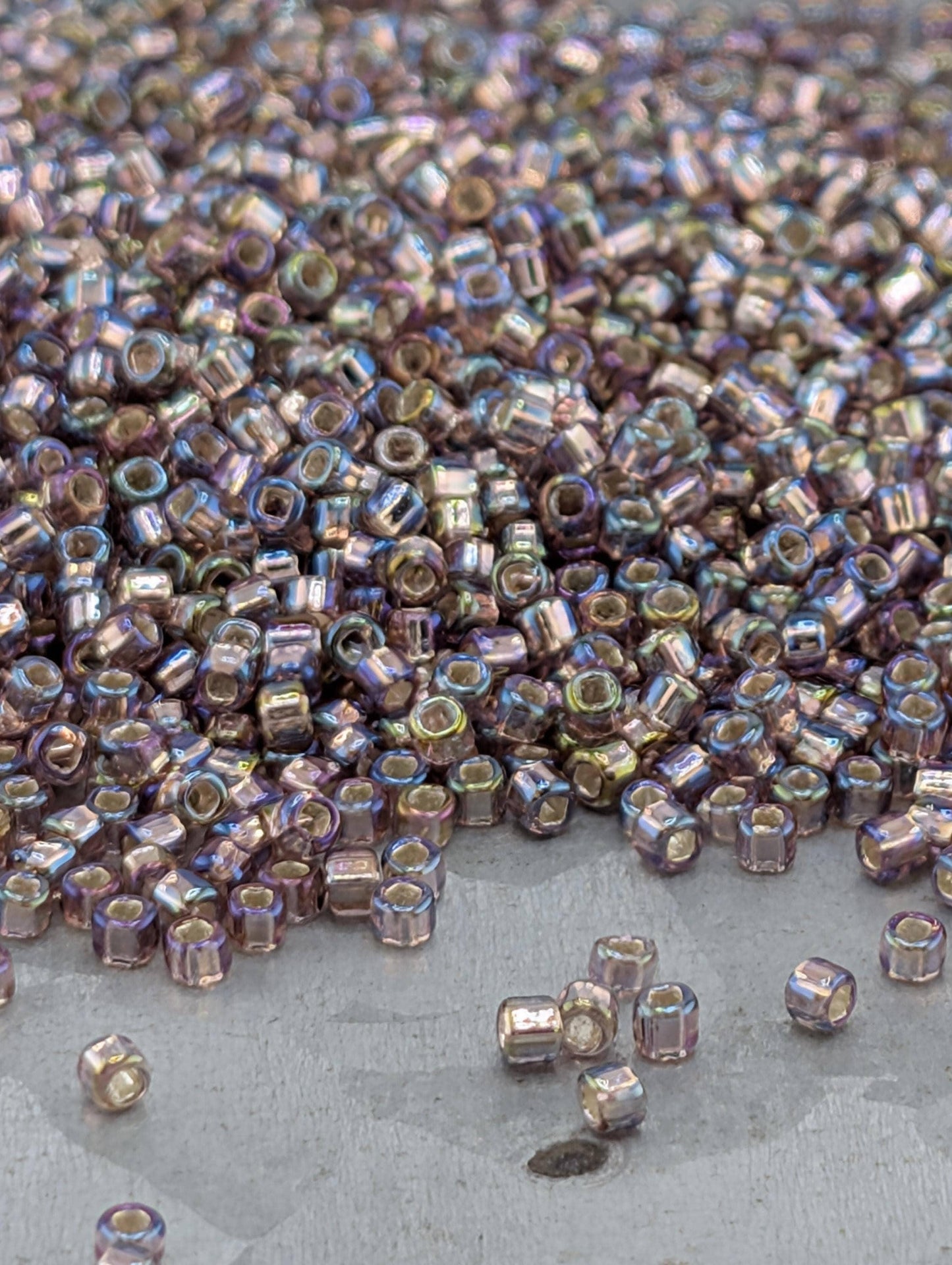 4546SB Translucent Silver Lined Rainbow Light Purple 11/0