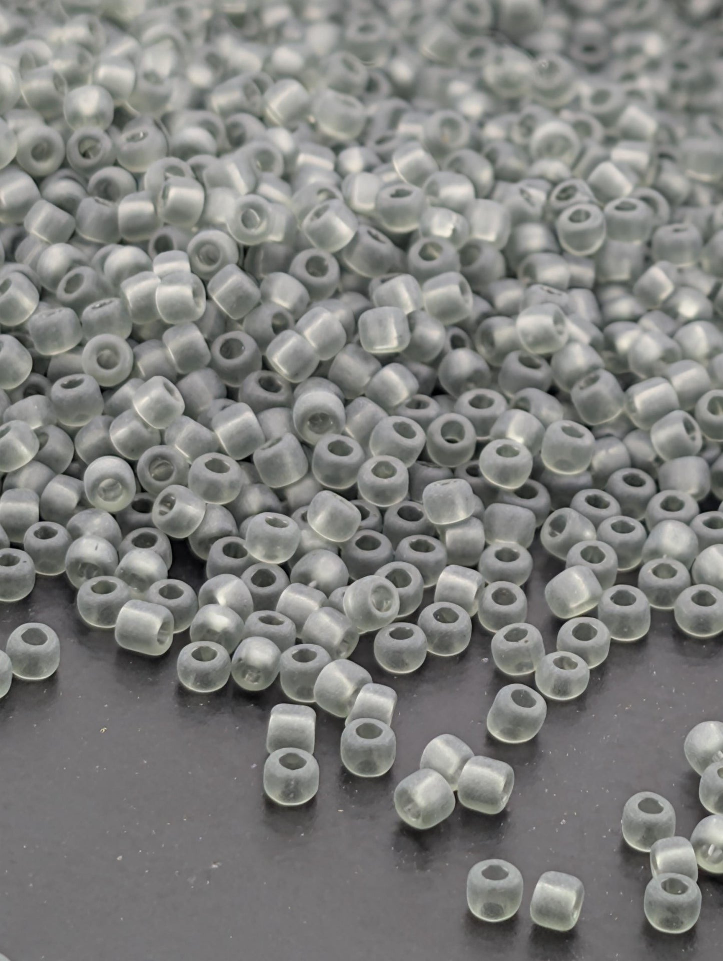 4777SB Translucent Matte Grey 11/0 (15g pkg)