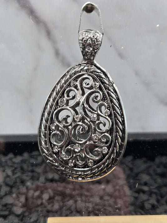 Ornate Goth Pendant: Vintage Steampunk Filigree, Silver Alloy