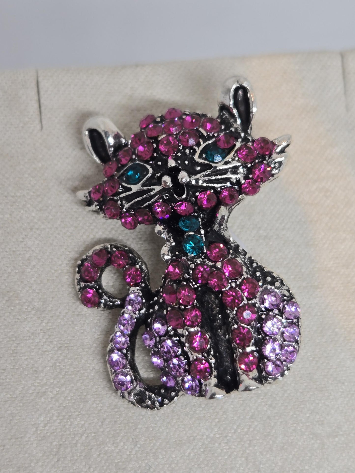 Fuchsia Rhinestone Kitty  Brooch