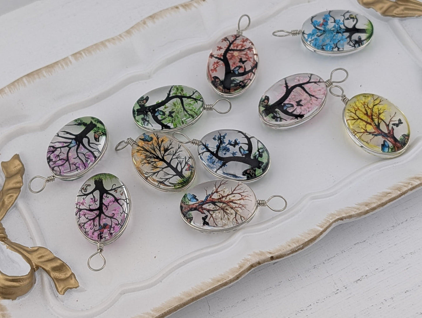 Set of 10 Tree of Life Resin Flower Pendants