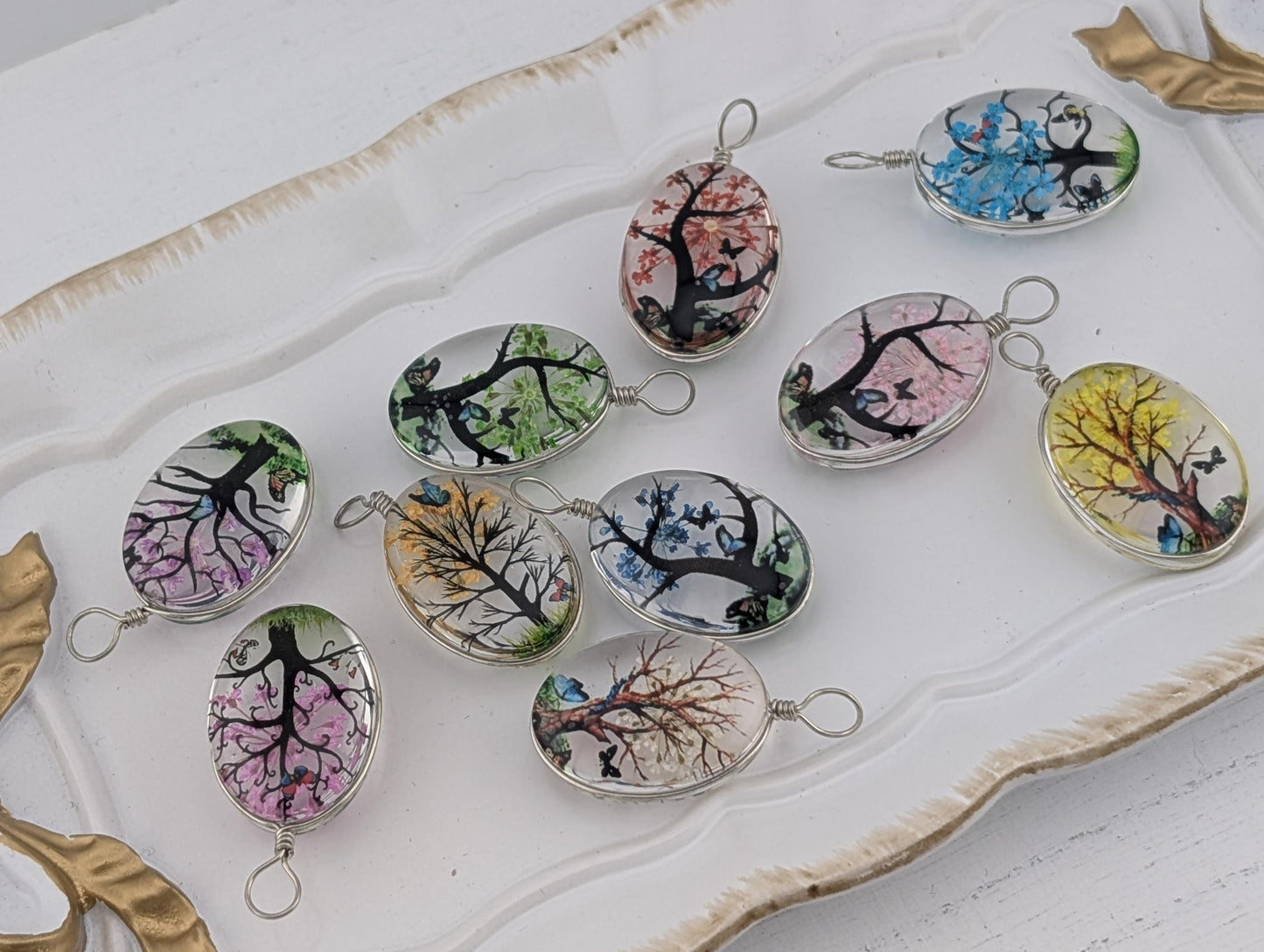 Set of 10 Tree of Life Resin Flower Pendants