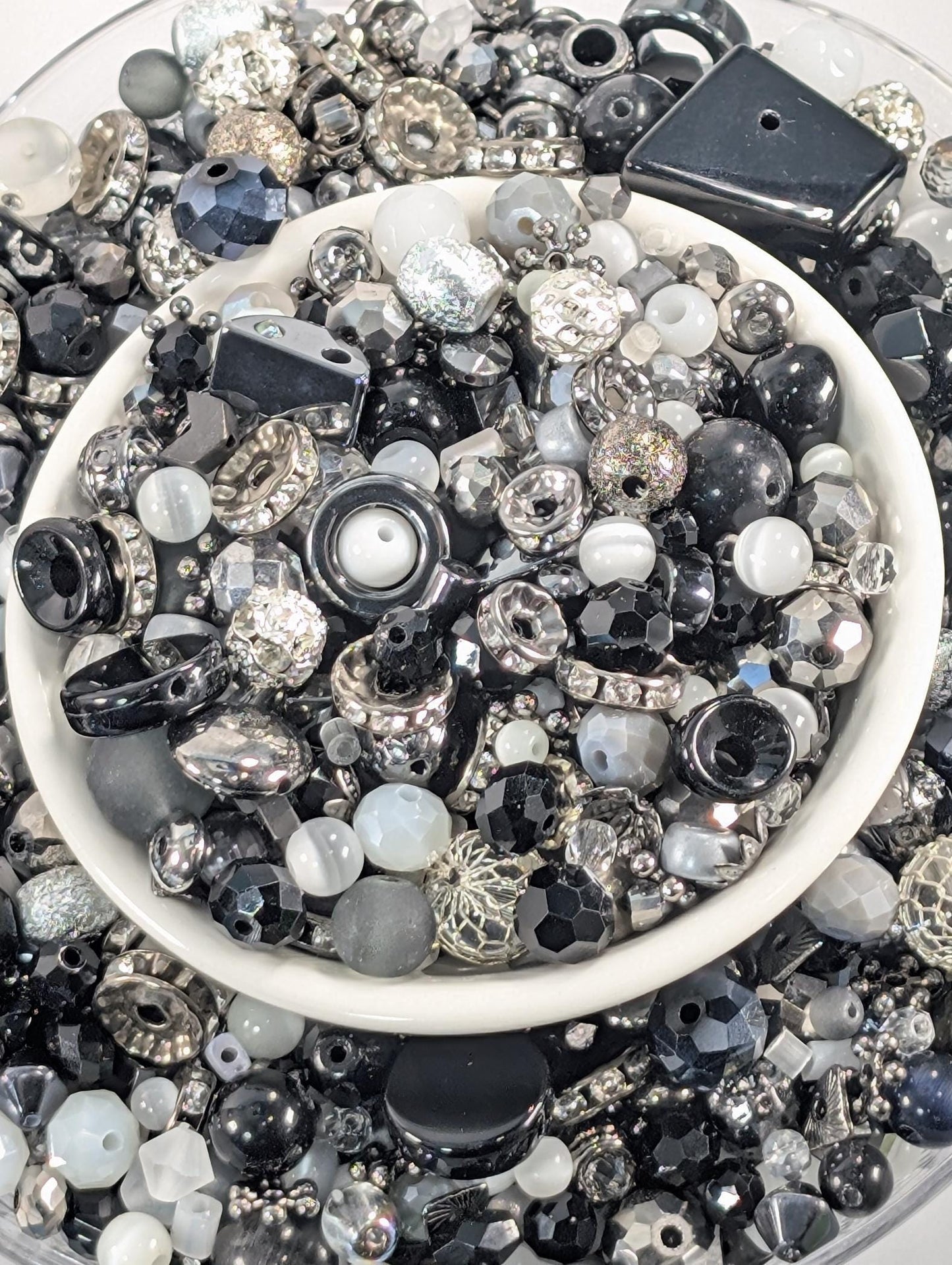 Learise Exclusive "It's not all black & white" Glass Bead Soup Mix (30g Pkg)