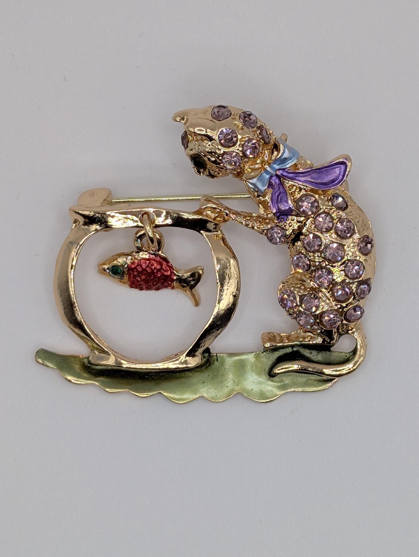 Golden Plate Kitty Fishbowl   Multicolor Pin Accessory for DIY Bag Charm or Pendant Brooch