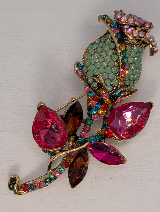 Multi Color Rose Bud Golden Plate for DIY Bag Charm, Pin Acessory or Pendant Brooch