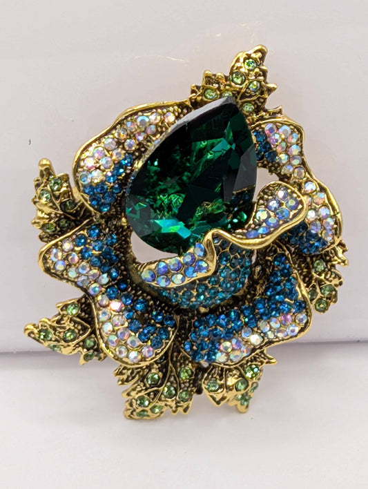 Golden Plate Emerald Flower  - Elegant Pin for Bag Charm or Pendant Accessory Brooch