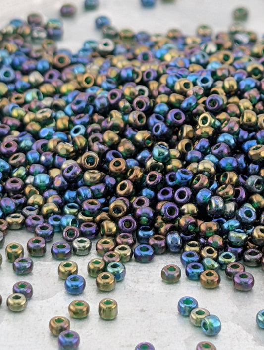 Transparent Iris Green 11/0 15g pkg