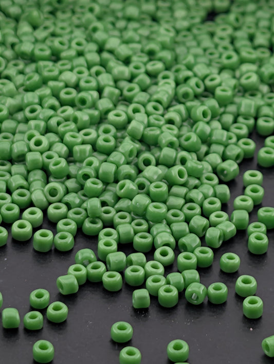 1818SB  Opaque Green 11/0