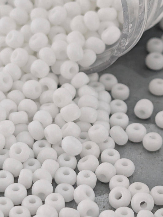 Opaque White Size 6/0 15g pkg