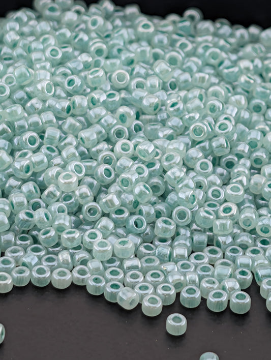 9476SB  Opaque Ceylon Pastel Mint