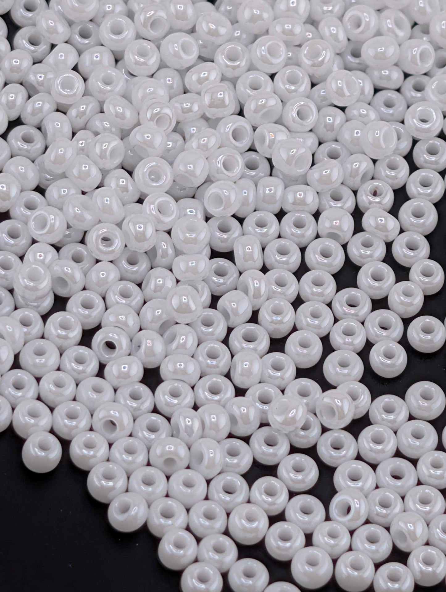 Opaque Chalkwhite Luster Size 11/0 15g pkg