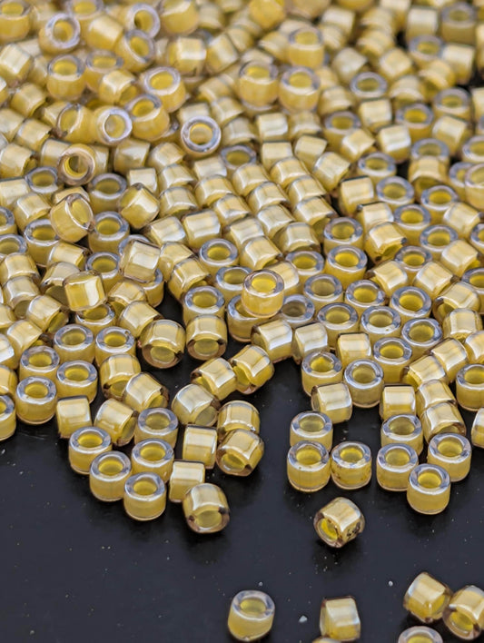 DB2043-Miyuki Delica 11/0:Luminous Mulling Spice/Amber (7 gram pkg ~1400 Pcs)