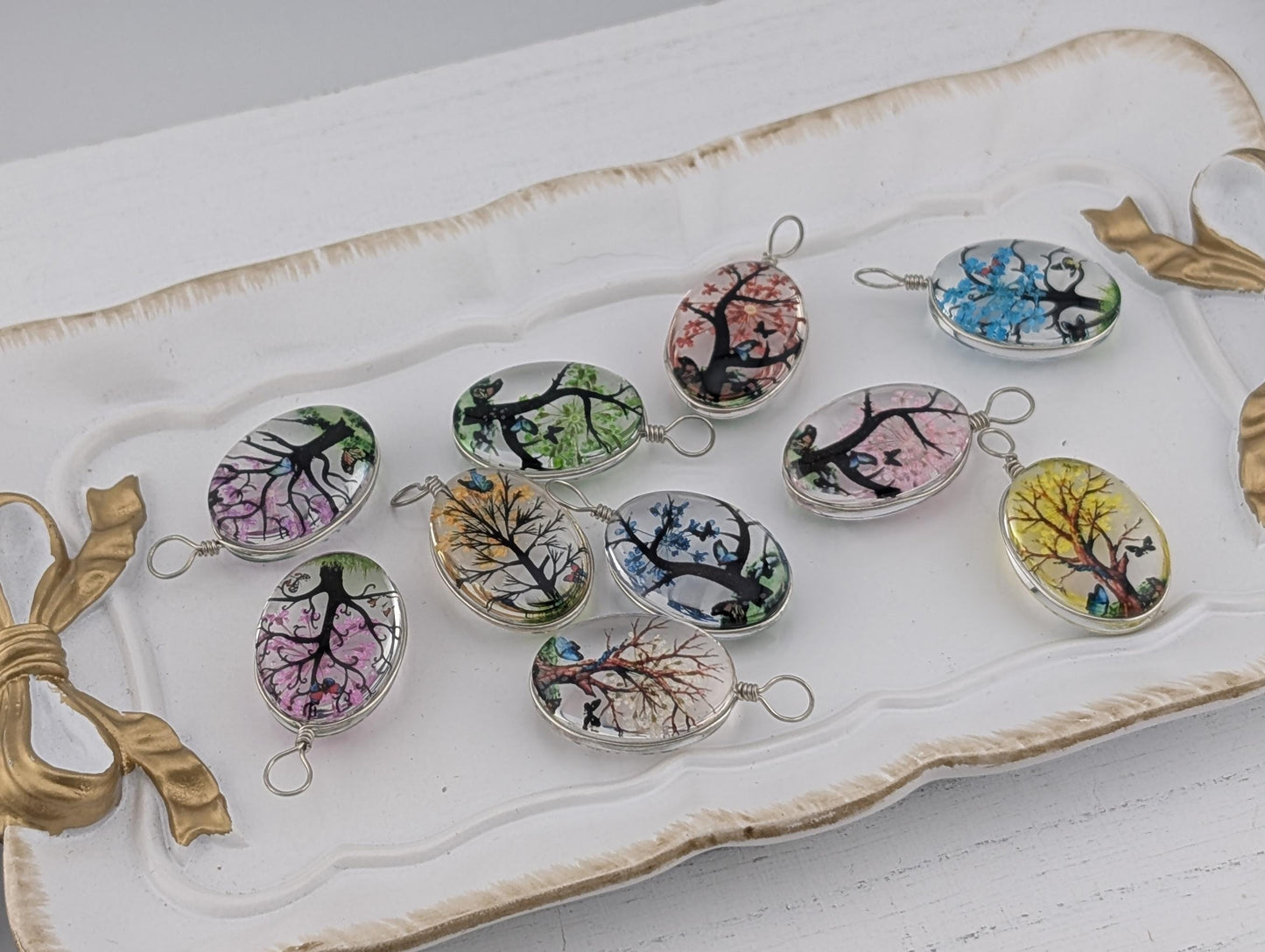 Set of 10 Tree of Life Resin Flower Pendants
