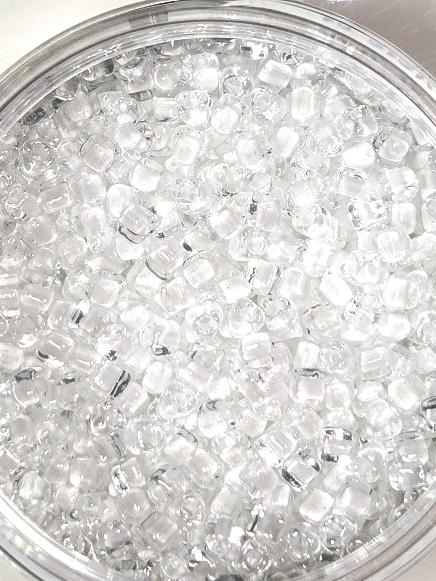 8TR1104-Miyuki Triangle Beads:Crystal/White ICL (10g pkg)