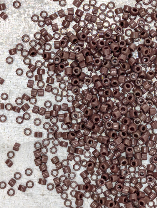 DB0734-Miyuki Delica 11/0:Chocolate Brown O (7 gram pkg ~1400 Pcs)