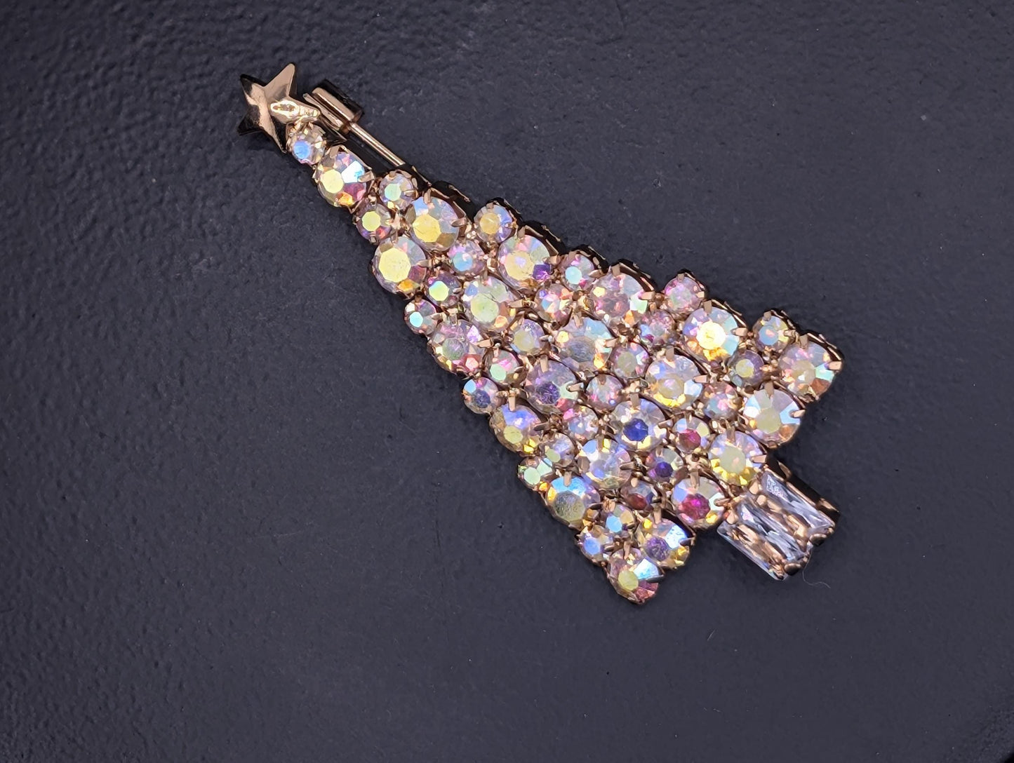 Gold plate rhinestone Christmas Tree brooch